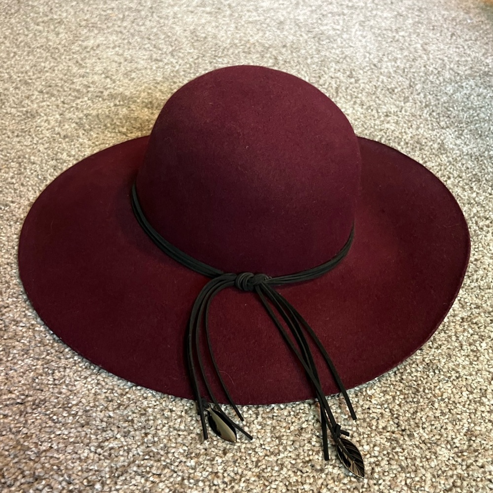 Floppy hat